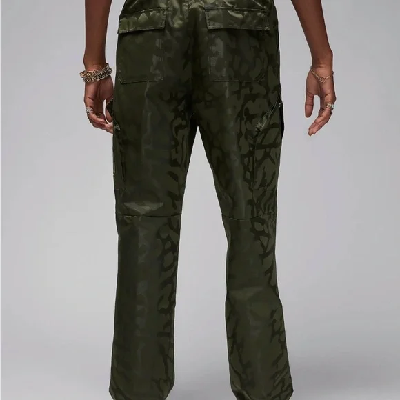 Jordan X Paris Saint-Germain Cargo Pants in Green with Yellow and Black - Picture 3 of 3